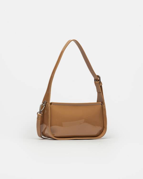 PRÜNE CARTERA AL HOMBRO LEAF EN EFECTO CUERO CHAROL - Image 2