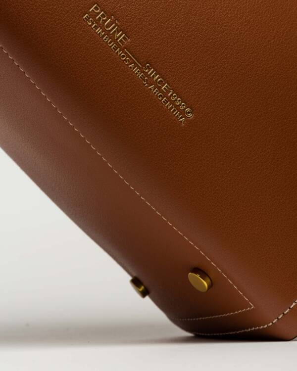 PRÜNE CARTERA DE MANO ANETTE CHICA EN EFECTO CUERO LISO - Image 4