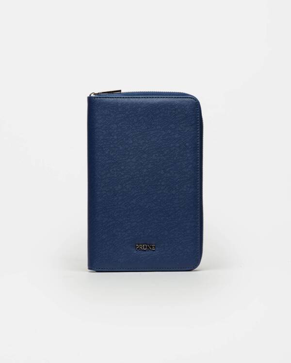 PRÜNE PORTA PASAPORTE TRAVEL EN EFECTO CUERO SAFFIANO