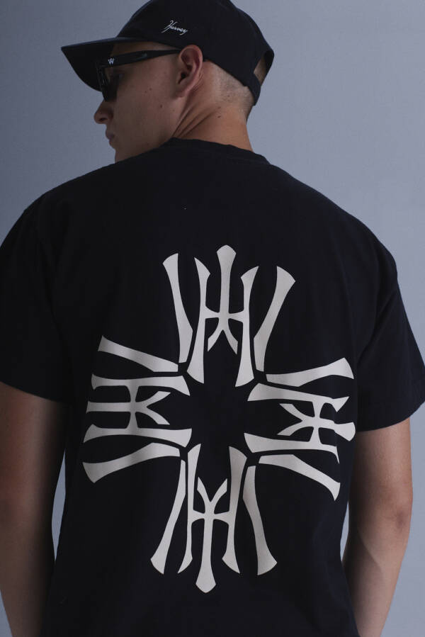 HARVEY WILLYS REMERA TRASHER TRIBAL BLACK - Image 2