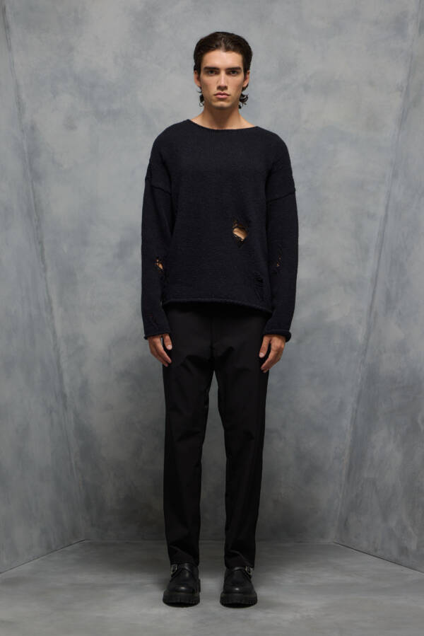 LABEL99 SWEATER HOLE 2