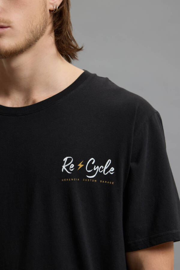 HERENCIA REMERA RE-CYCLE 02 - Image 3