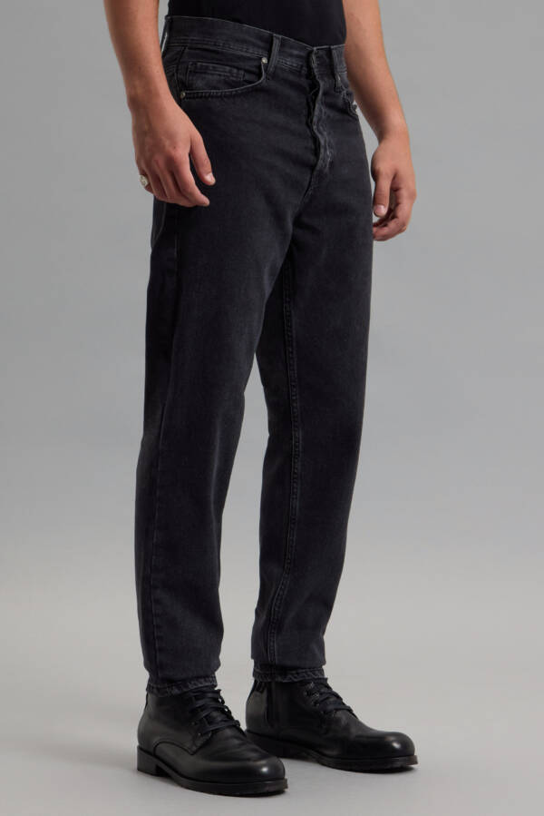 HERENCIA JEANS CARROT BLACK - Image 3
