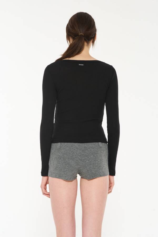 AY NOT DEAD REMERA ML JANE - Image 3