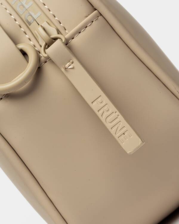 PRÜNE MINI BAG RUBBER EN EFECTO RUBBER MATTE - Image 4