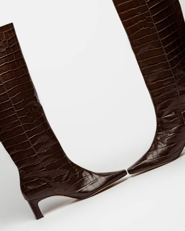 PRÜNE BOTA CAÑA ALTA PIXIE EN CUERO CROCO - Image 3