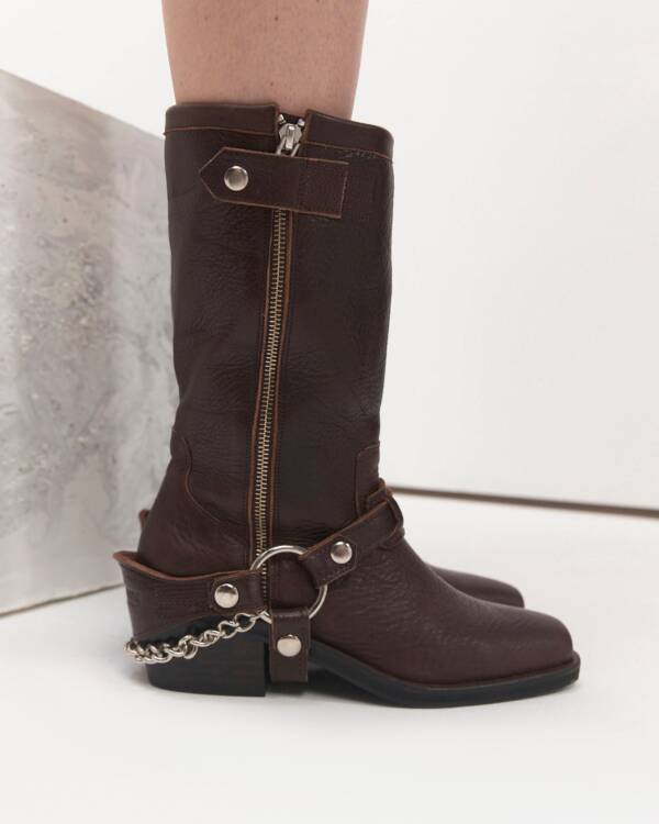 PRÜNE BOTA CAÑA ALTA ALLISON EN CUERO GRANEADO - Image 2