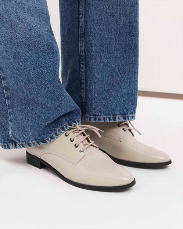 PRÜNE MOCASÍN GATSBY EN CUERO DE ALTO BRILLO - Image 2