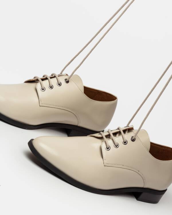 PRÜNE MOCASÍN GATSBY EN CUERO DE ALTO BRILLO - Image 3
