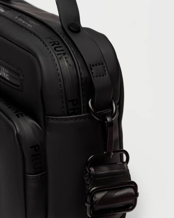 PRÜNE BANDOLERA RUBBER EN EFECTO RUBBER MATTE - Image 4
