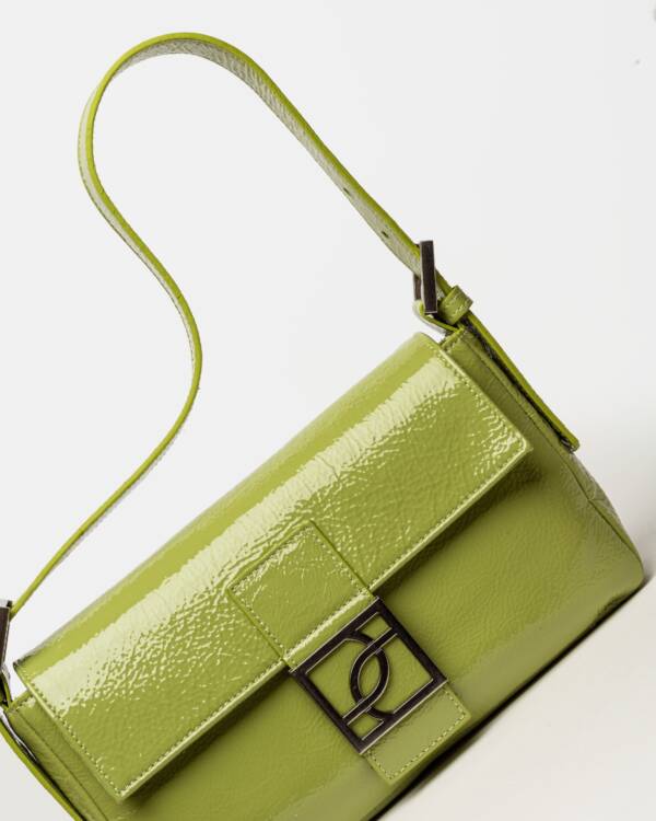 PRÜNE CARTERA AL HOMBRO SIGNATURE EN CUERO CHAROL - Image 3