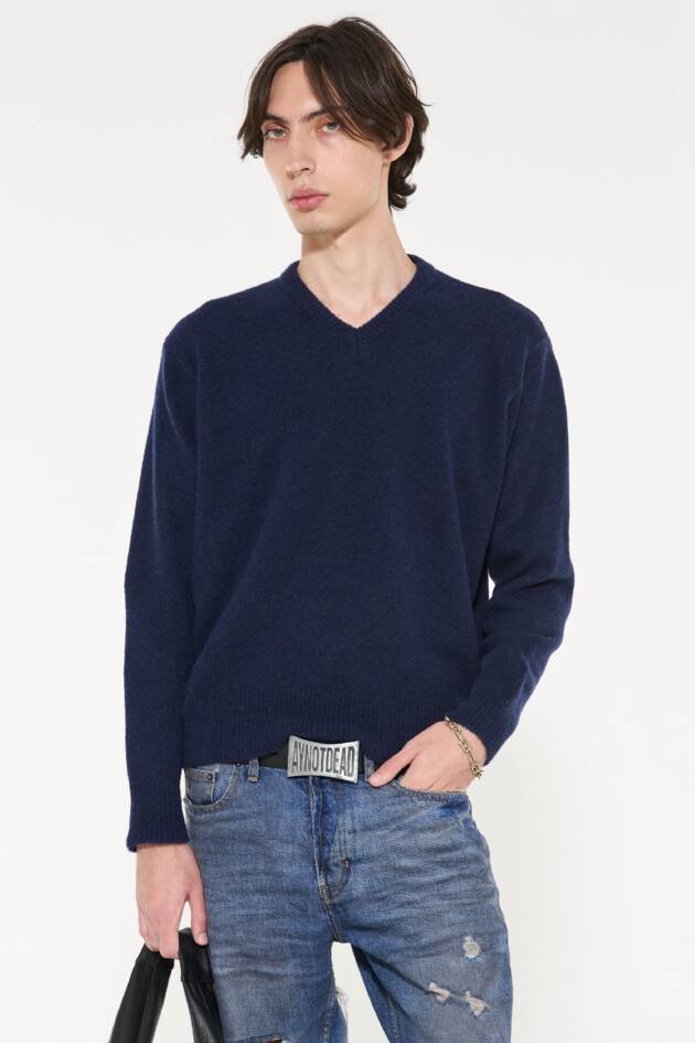 AY NOT DEAD SWEATER V