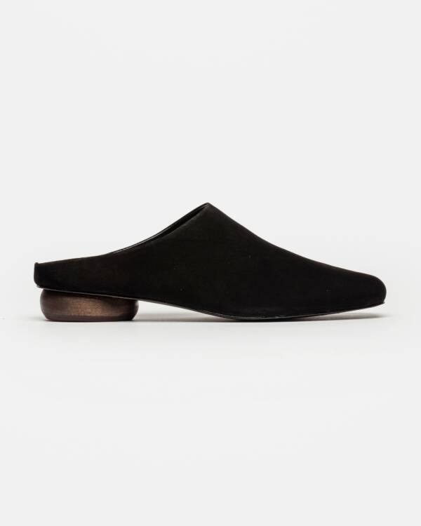 PRÜNE MULE AURA EN CUERO NOBUK