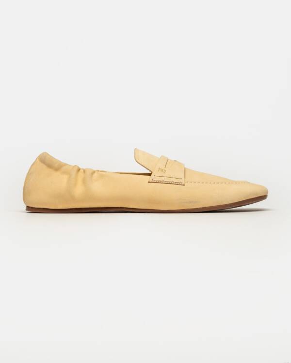 PRÜNE MOCASÍN SIENA EN CUERO NOBUK