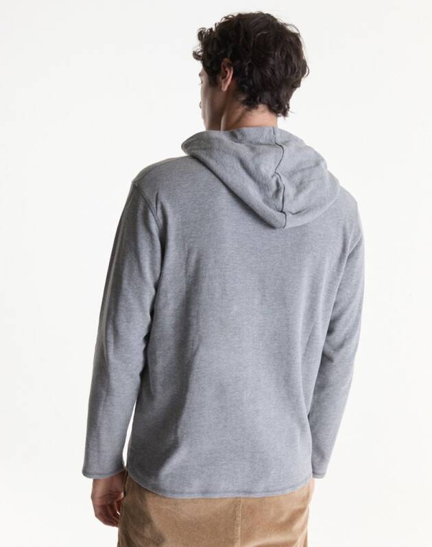 EQUUS REMERA TRAMADA CON CAPUCHA STANLEY